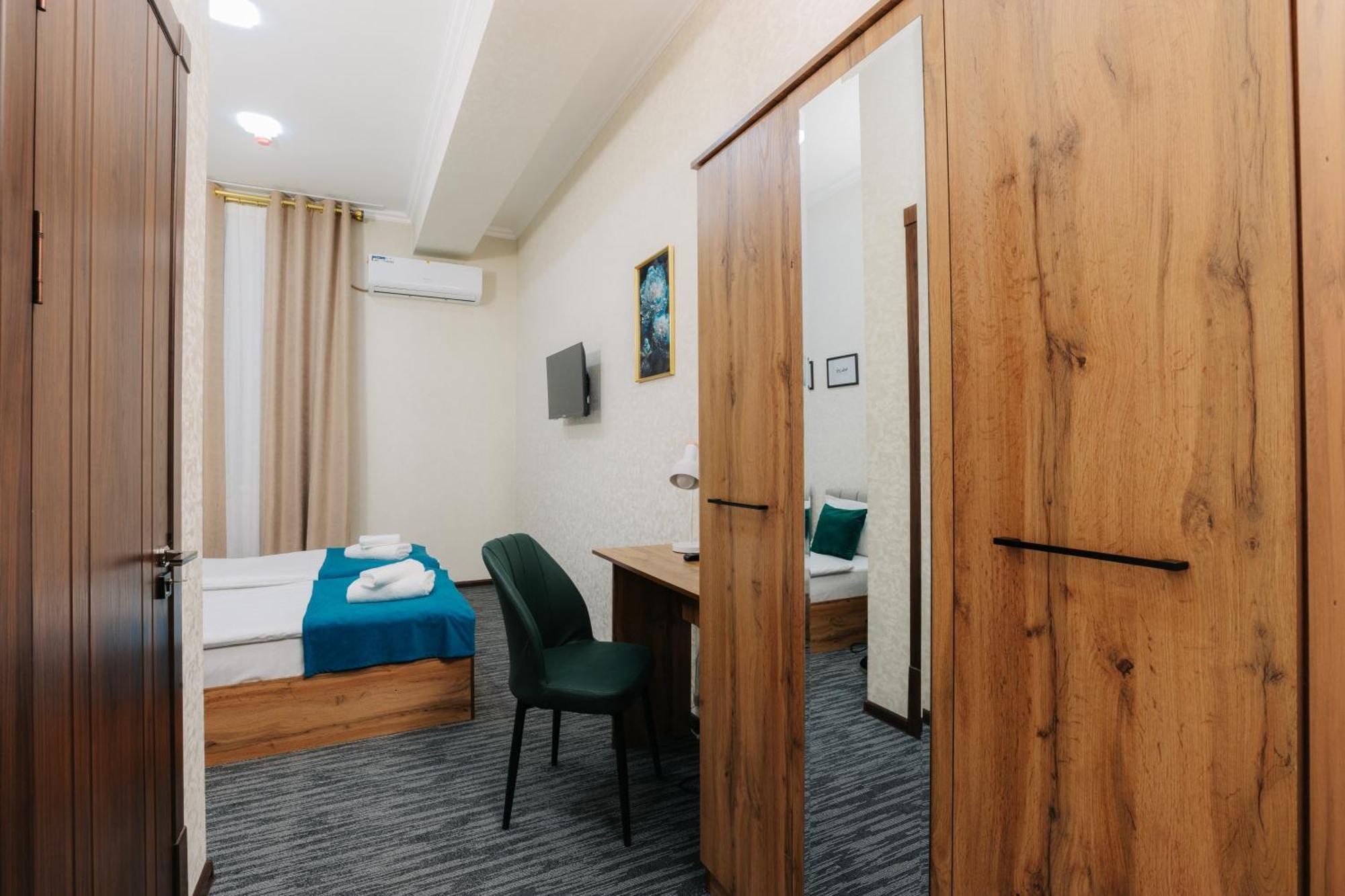 Resident Hotel Ташкент Екстериор снимка