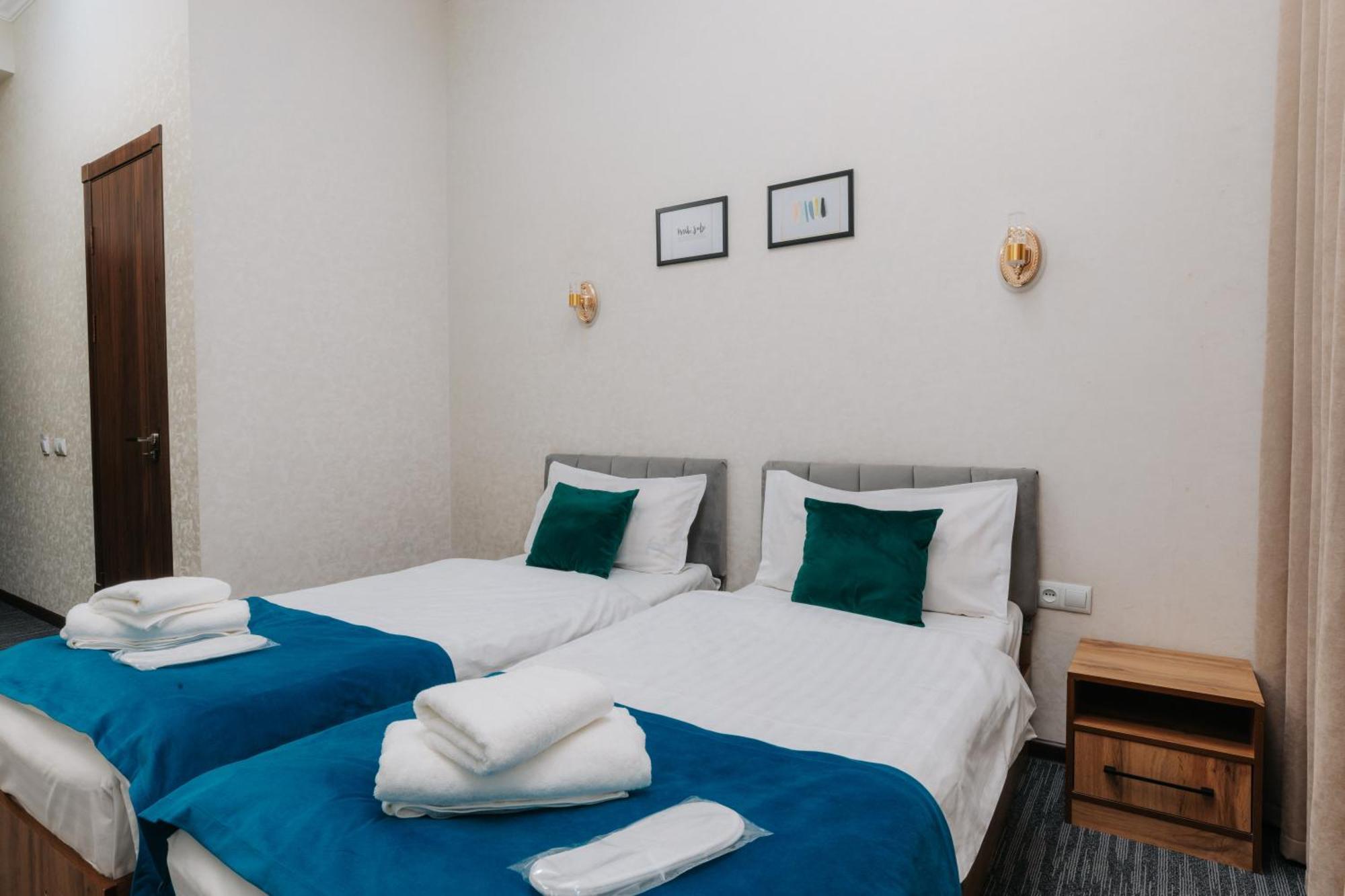 Resident Hotel Ташкент Екстериор снимка