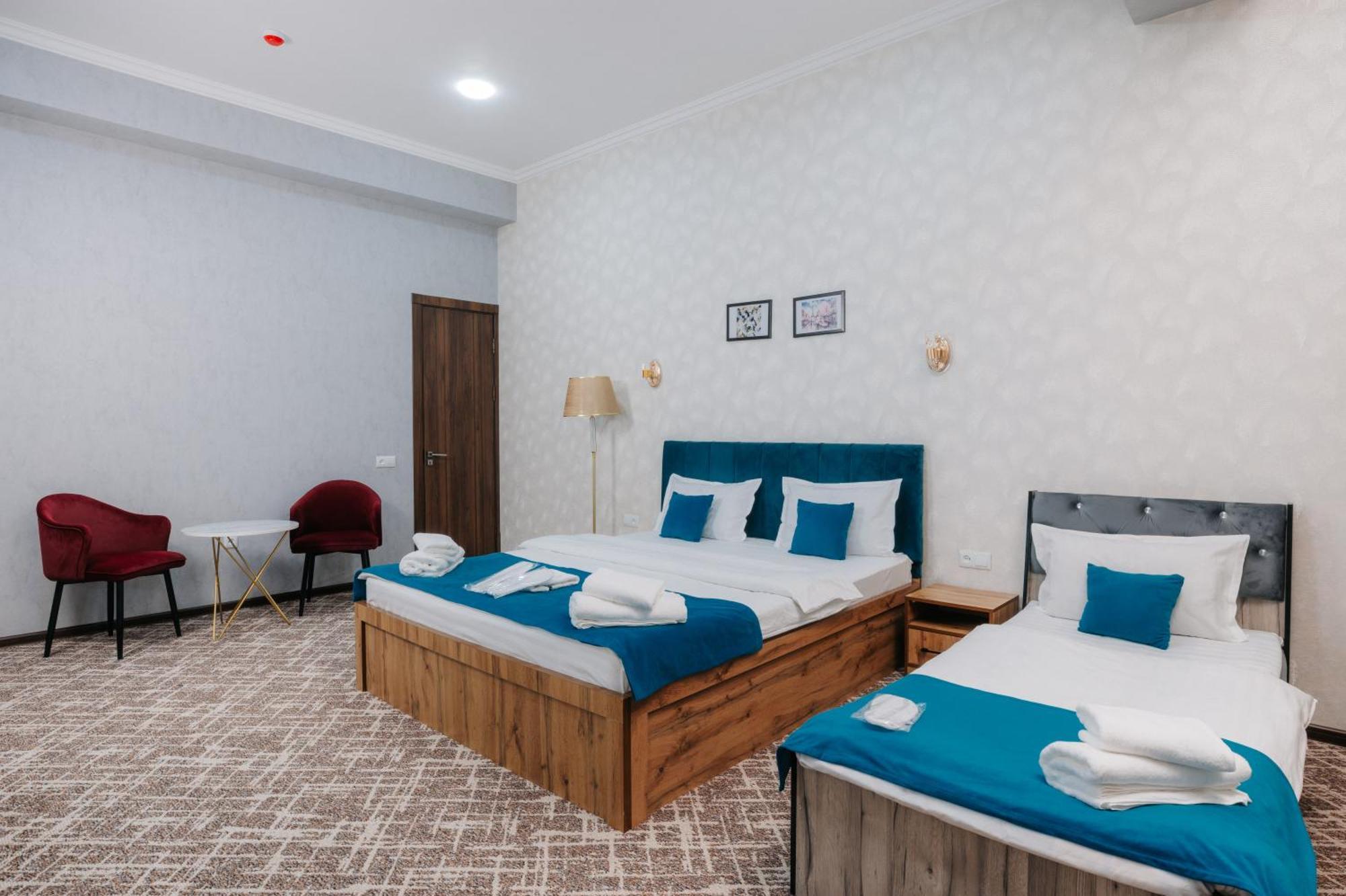 Resident Hotel Ташкент Екстериор снимка